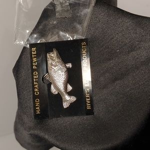 NIB River's Edge handcrafted pewter fish (Bass?) Pin. Men, Women, kids